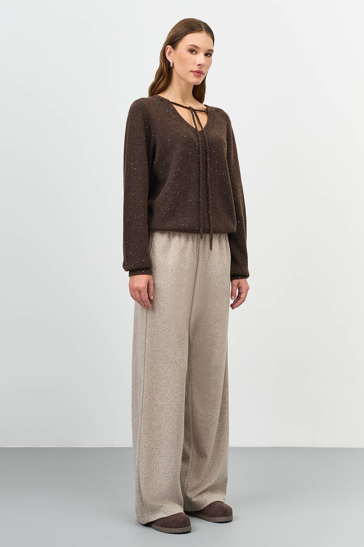 Коричневый джемпер с мерцающим люрексом, 48