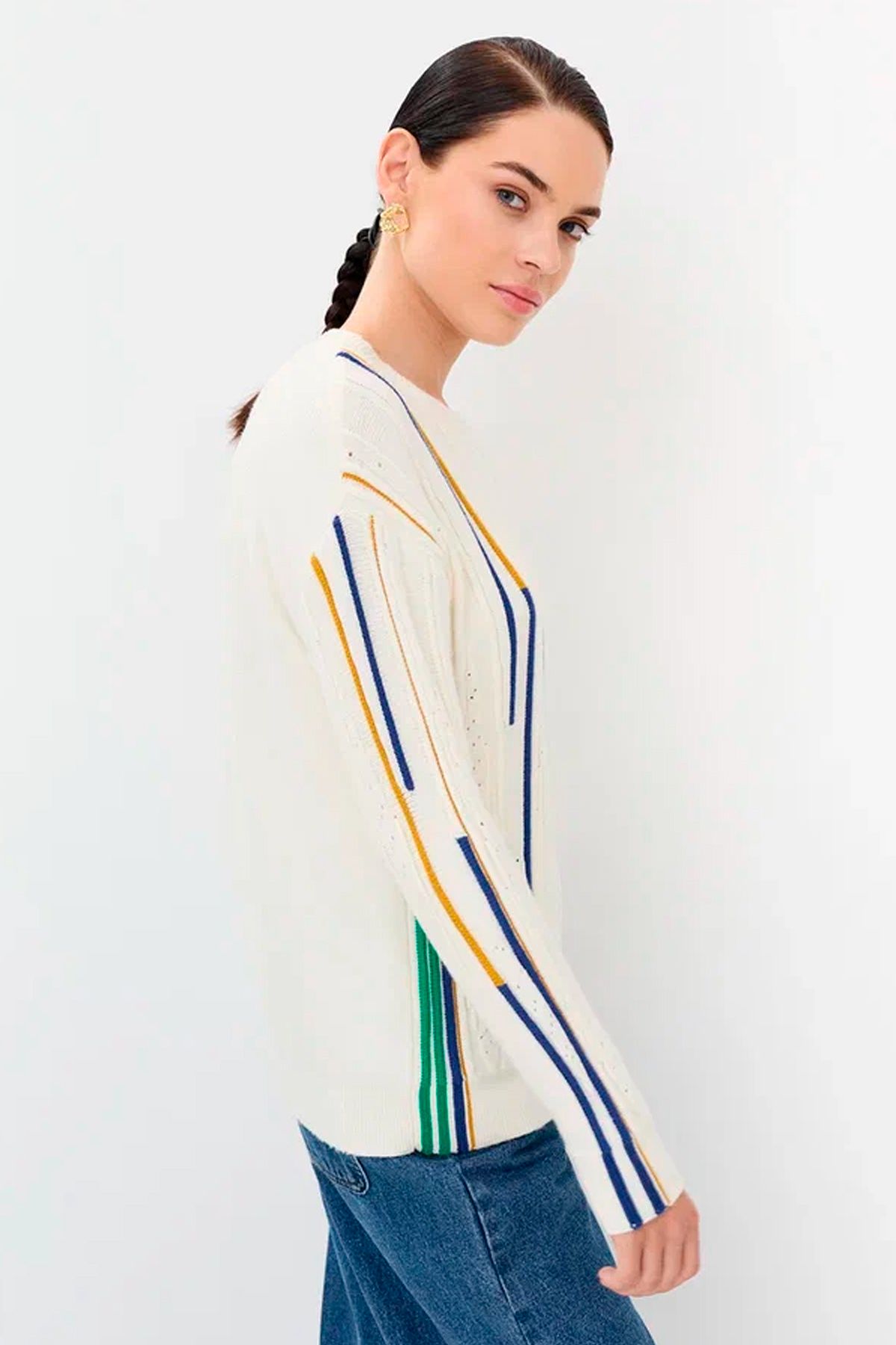 Джемпер ажурной вязки с яркими элементами в стиле color block, 50р