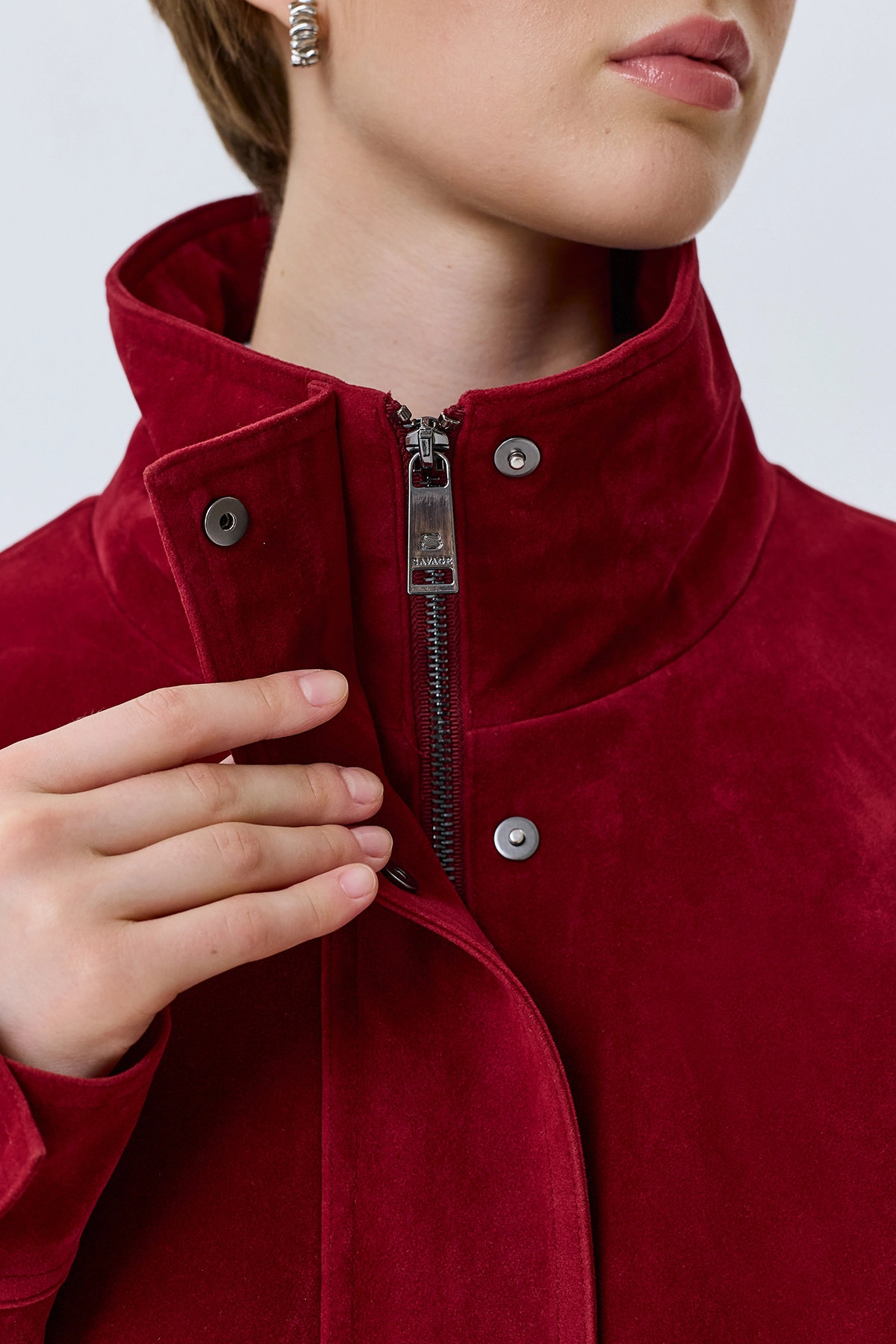 Oversize бомбер из искусственной замши, темно-красный, 50
