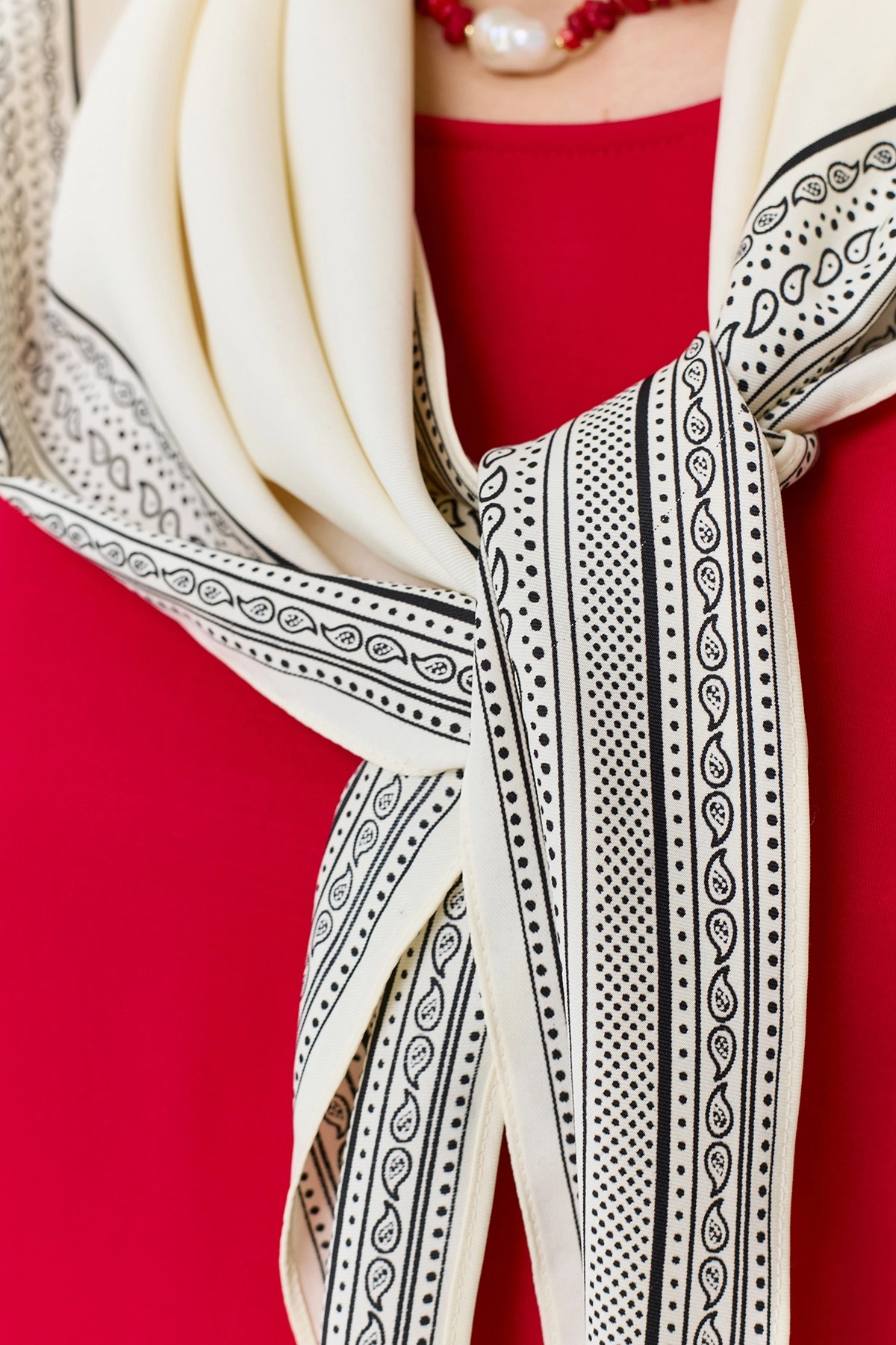 Тонкая косынка с монохромным принтом, One