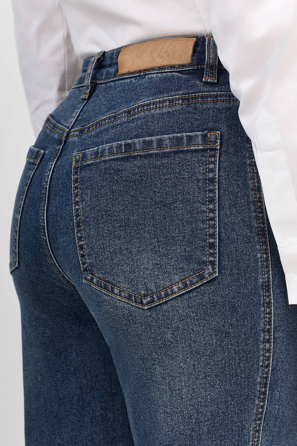 Широкие джинсы с рельефами, 42