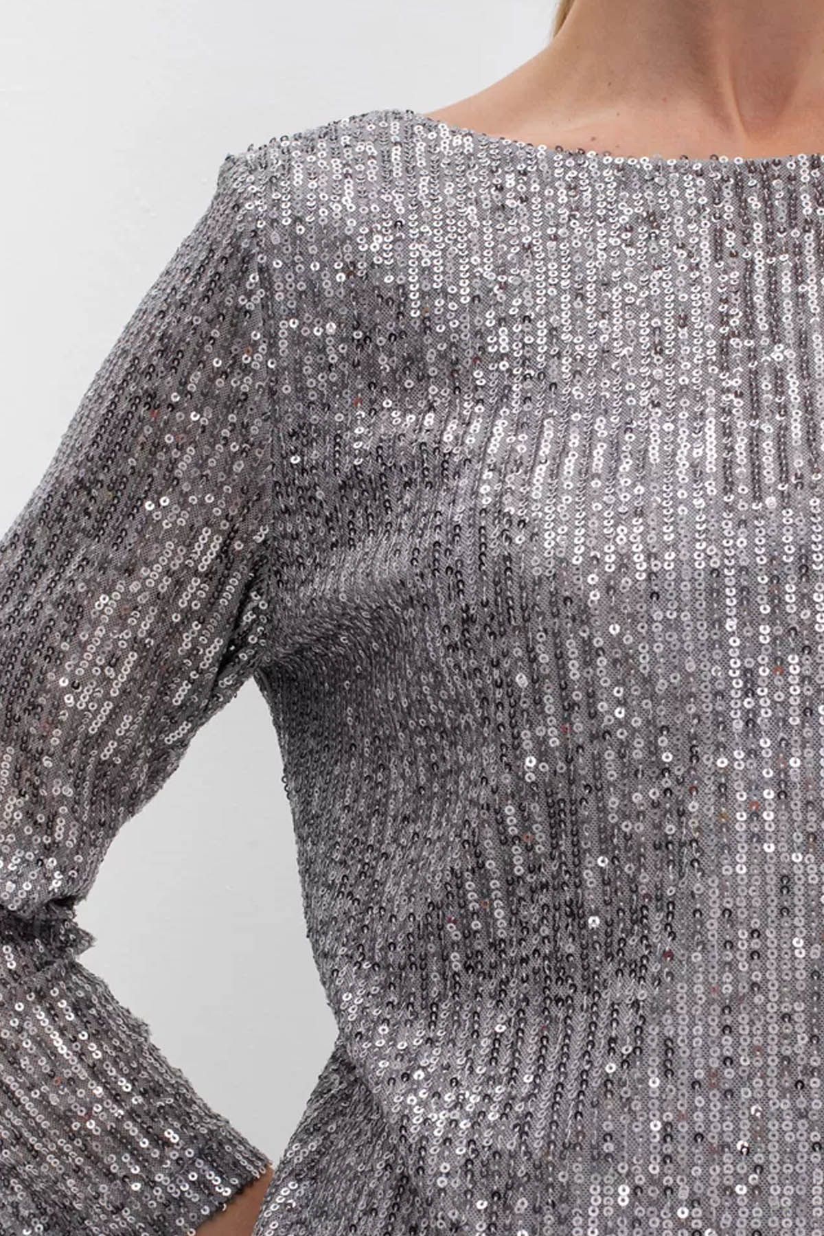 Платье с V-образным вырезом на спинке, 42р