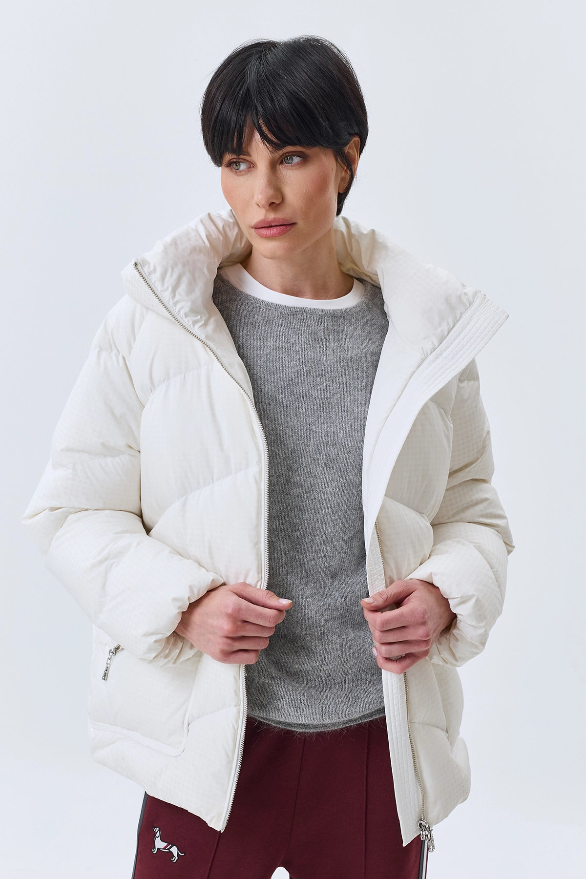 Oversize пуховик белый с деликатным блеском, 44