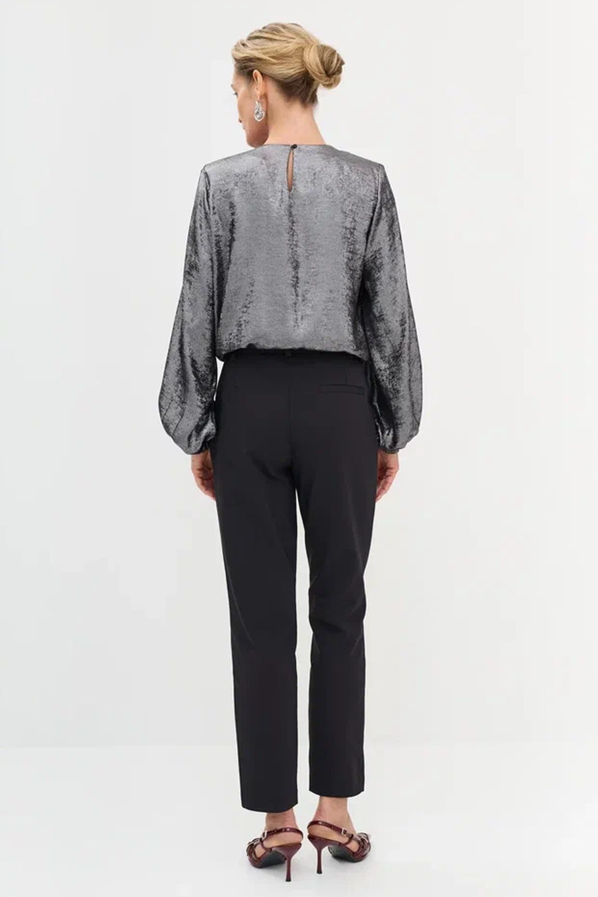 Чёрные брюки с зауженными штанинами, 52р