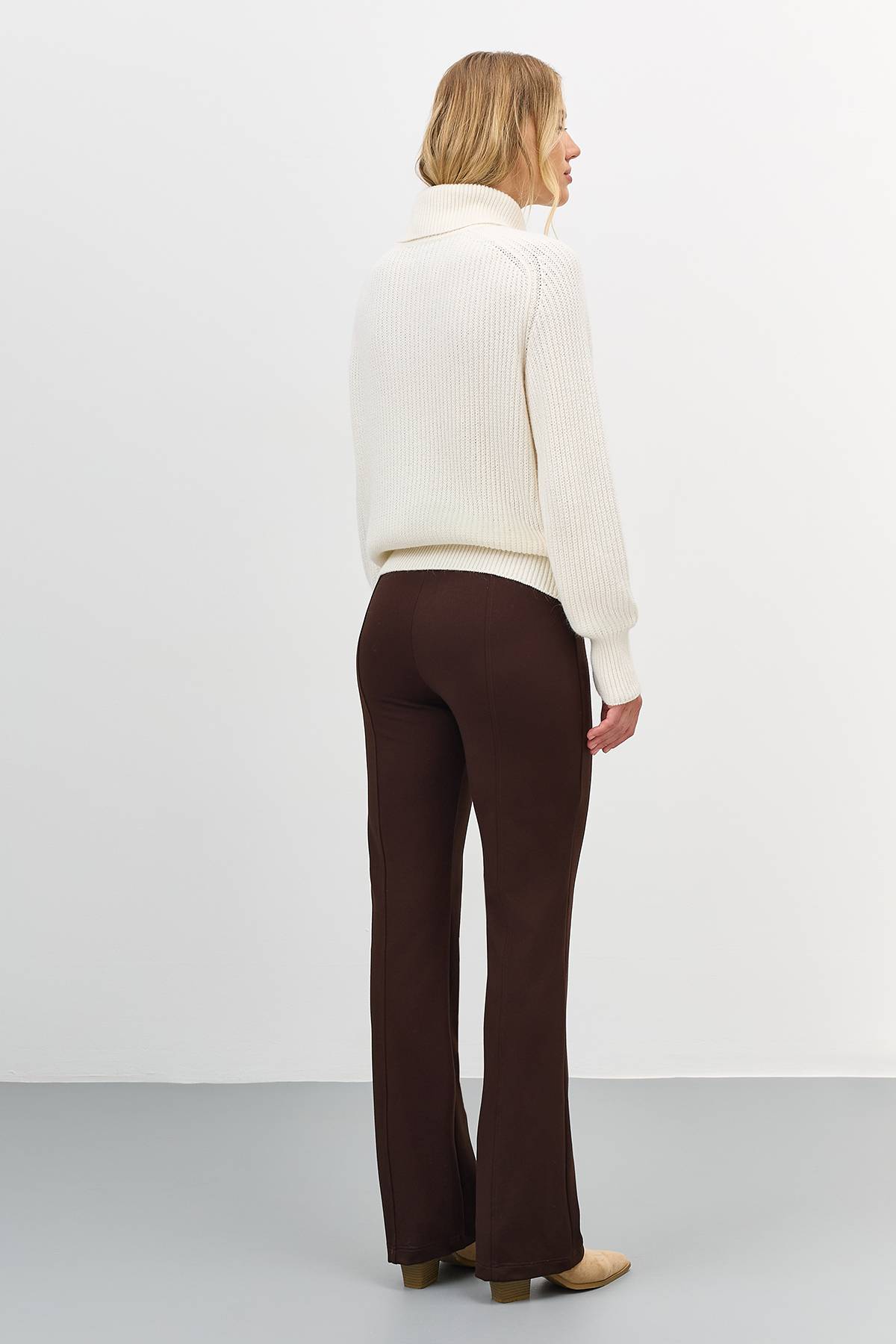 Лимитированная серия свитер с отложным воротником на молнии и ремень, 50