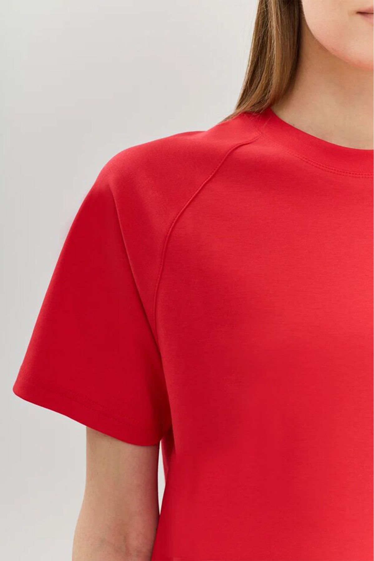 Футболка с вырезом сбоку в красном цвете, 46р