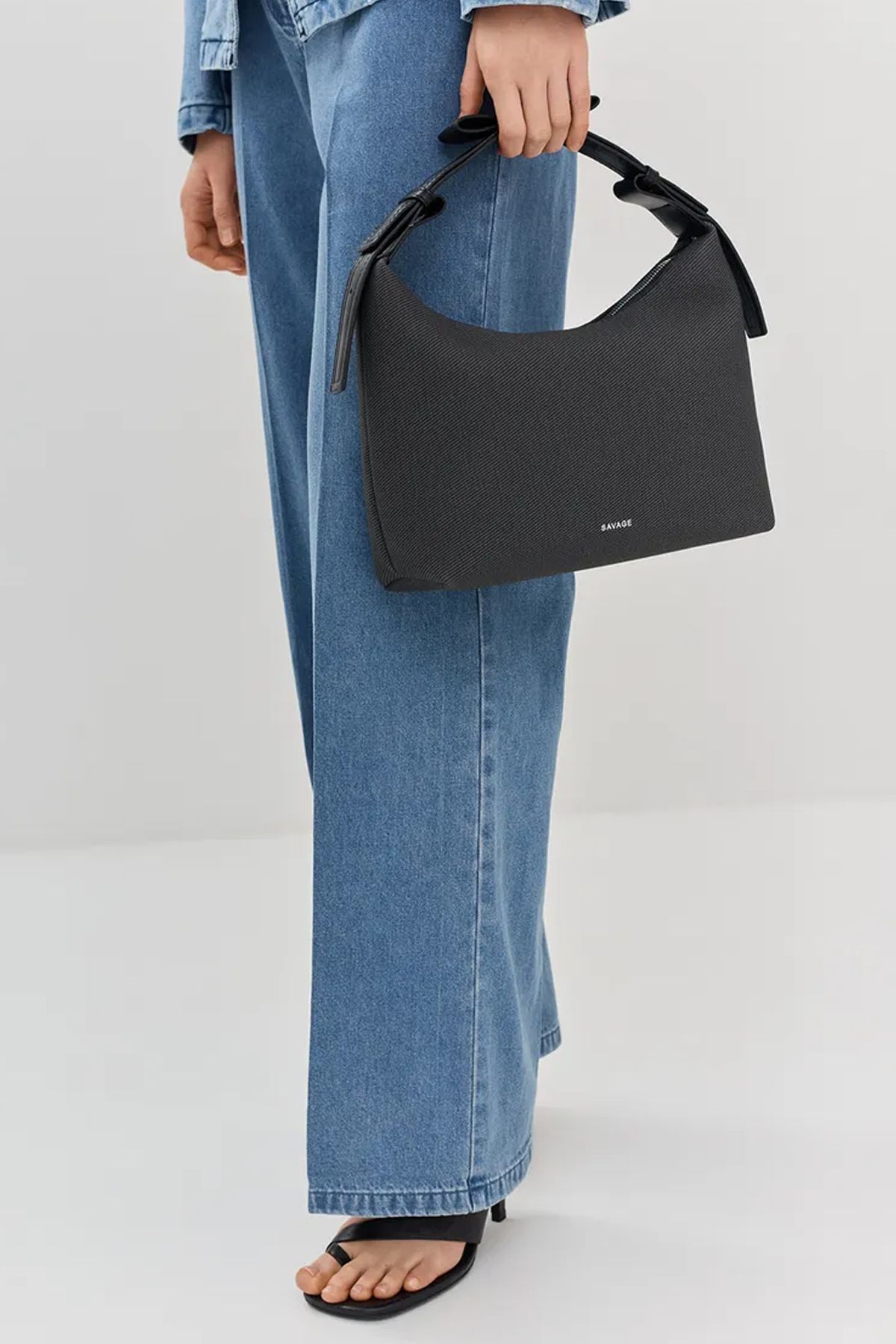 Сумка-багет графитового цвета из рельефной искусственной кожи, One