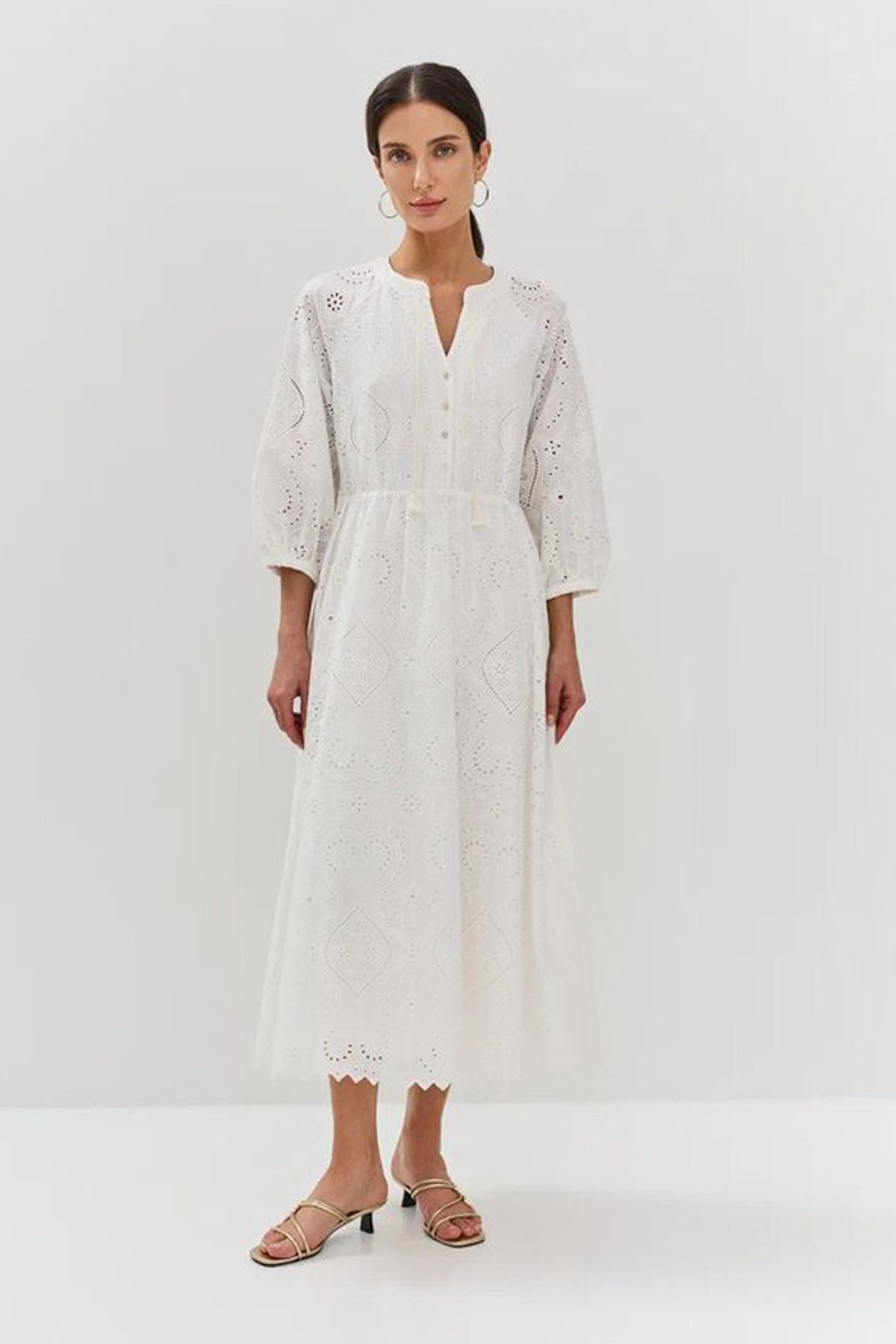 Белое платье из шитья, 48р