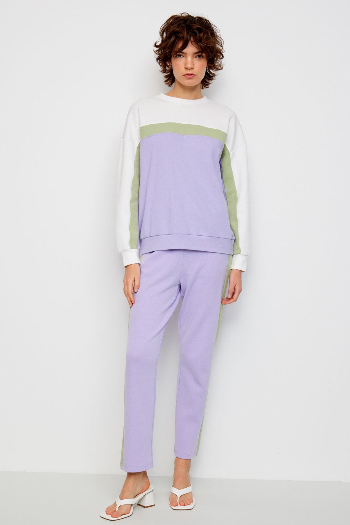 Сиреневые брюки с лампасами, 42р