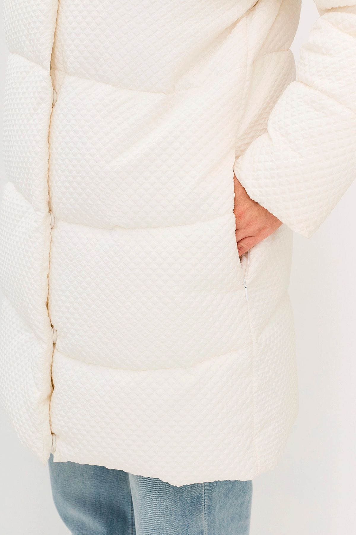 Фактурное пальто с волнистой стежкой в белом цвете, 48р