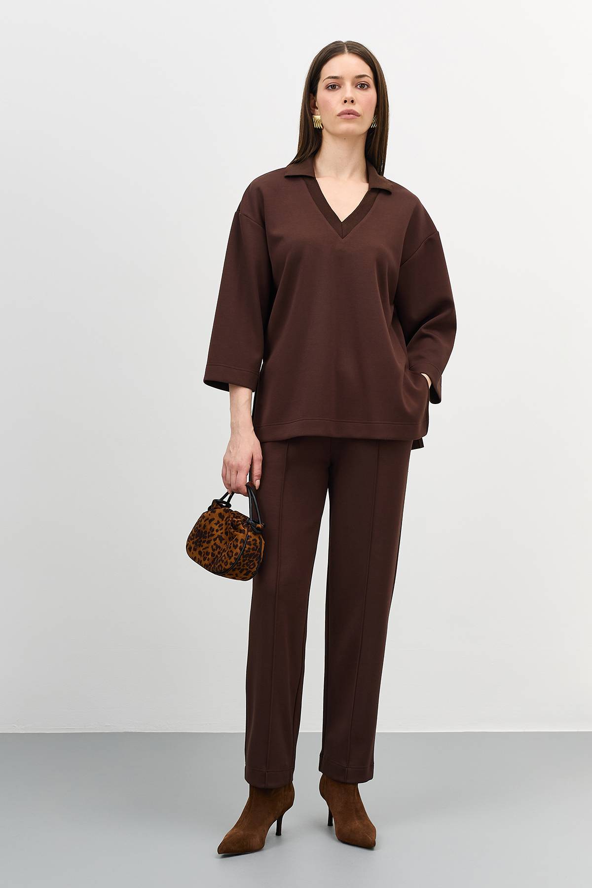 Лимитированная серия джемпер из вискозы с воротником-поло и палантином, 52