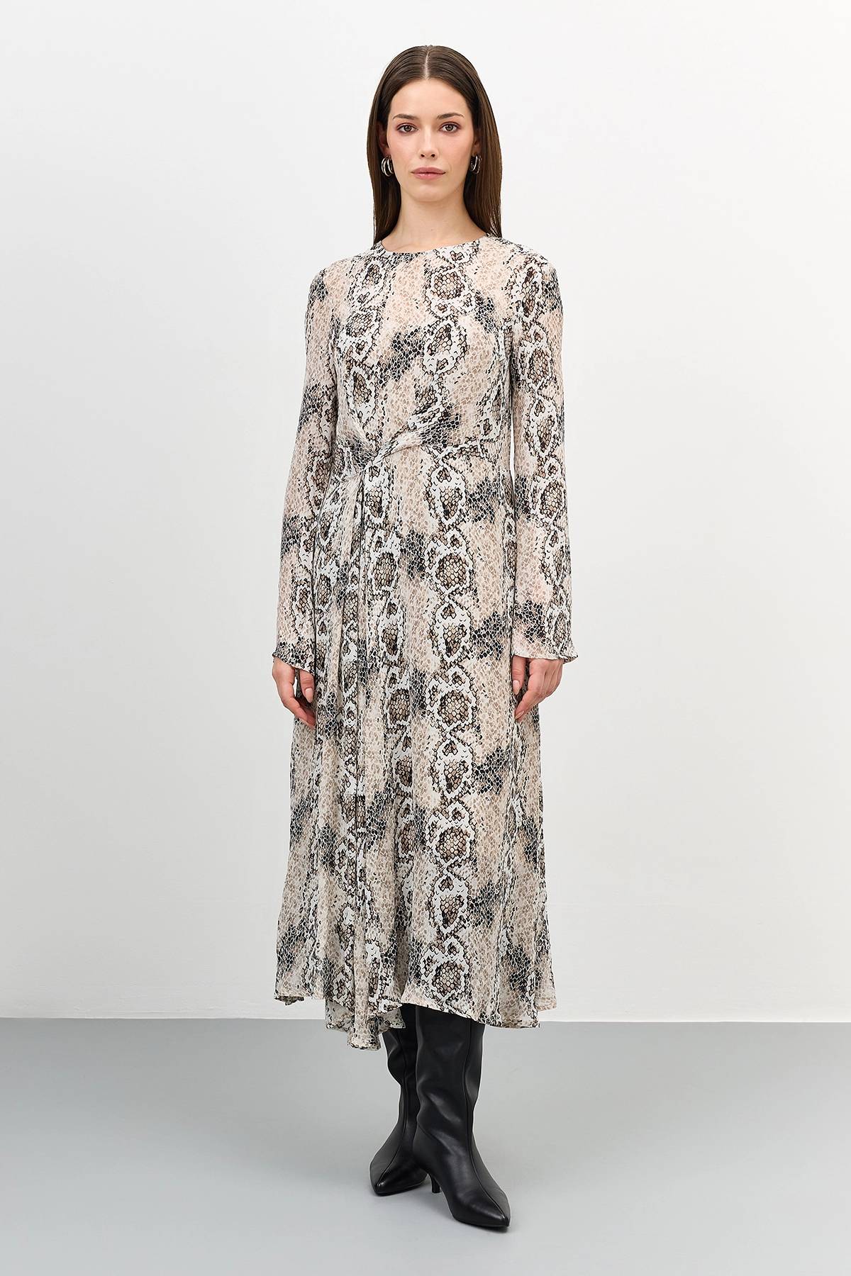 Лимитированная серия бежевое платье с палантином, 40