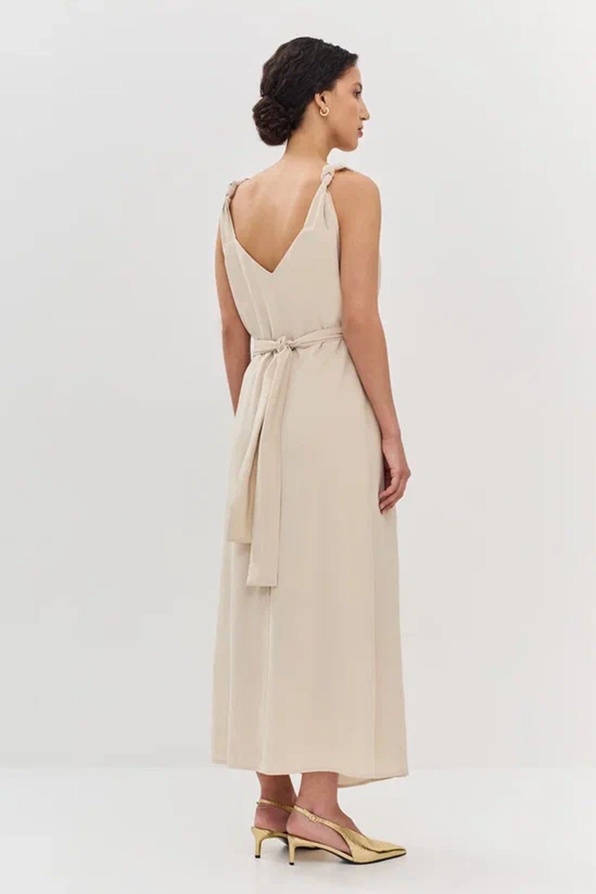 Воздушное платье из мягкой вискозы на бретелях, 40р