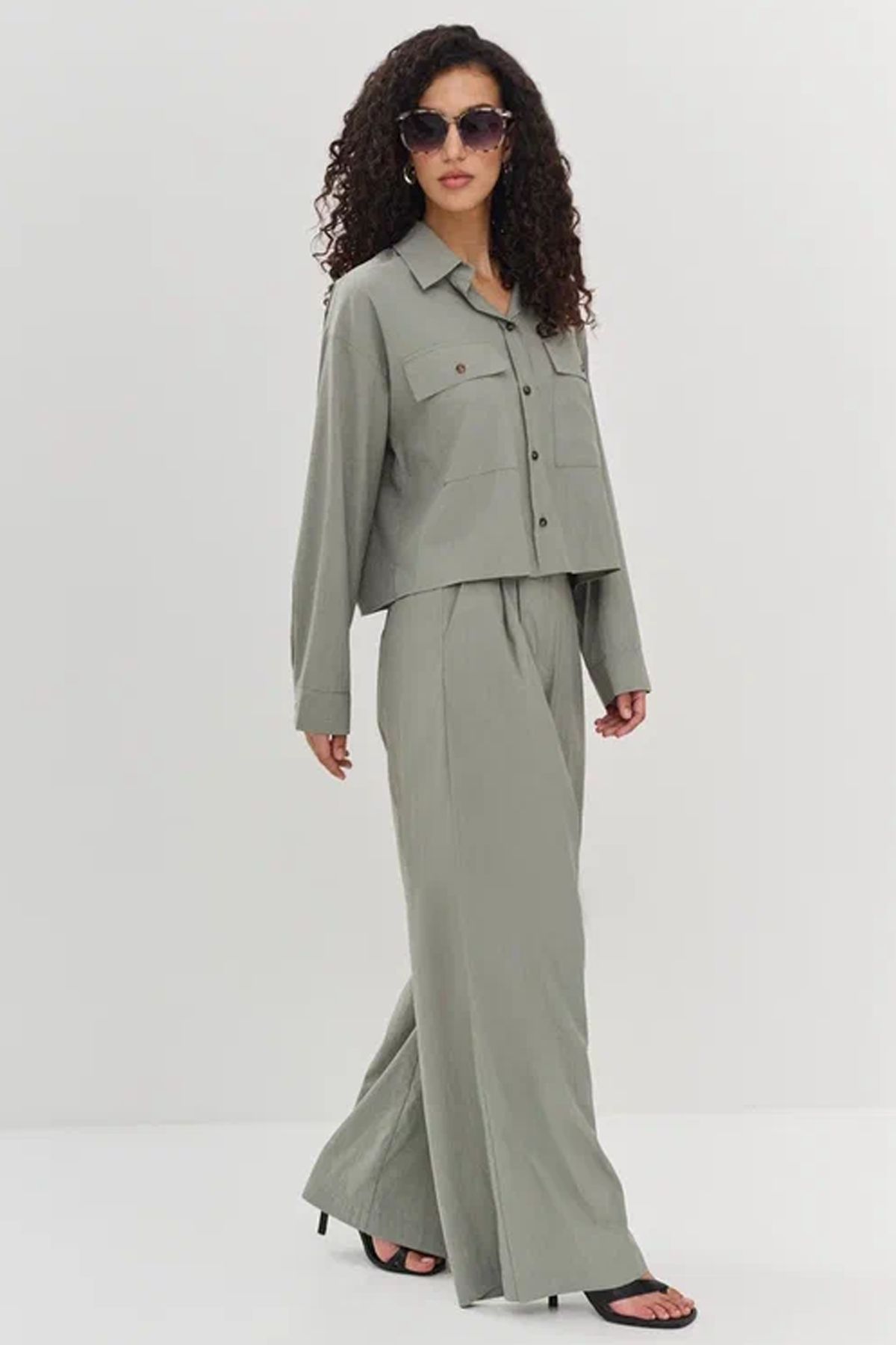 Брюки-палаццо серо-зелёного цвета, 48р