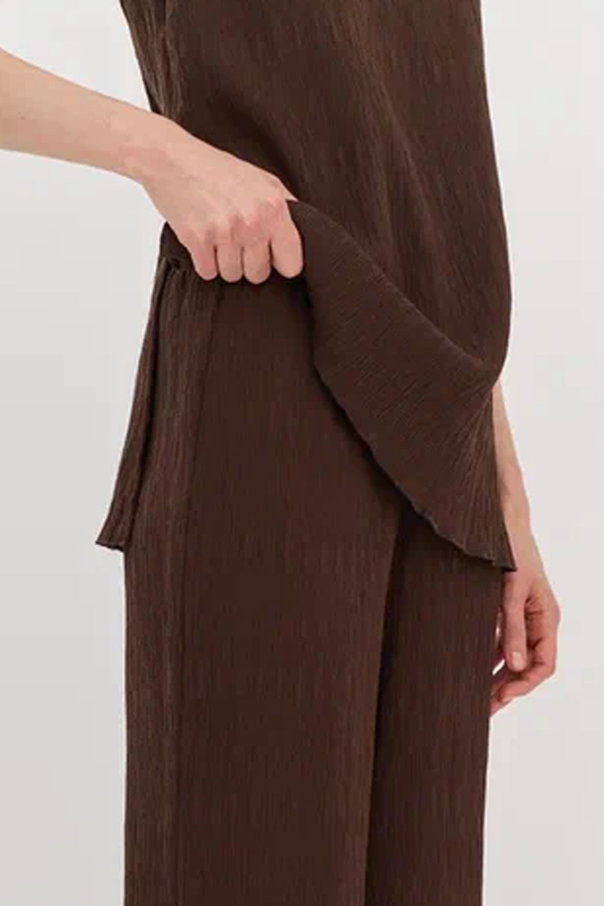 Удлиненный топ из вискозы без рукавов, 40р