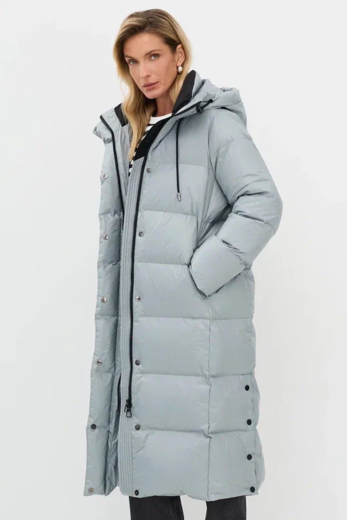 Пуховое пальто с контрастными деталями, 52р