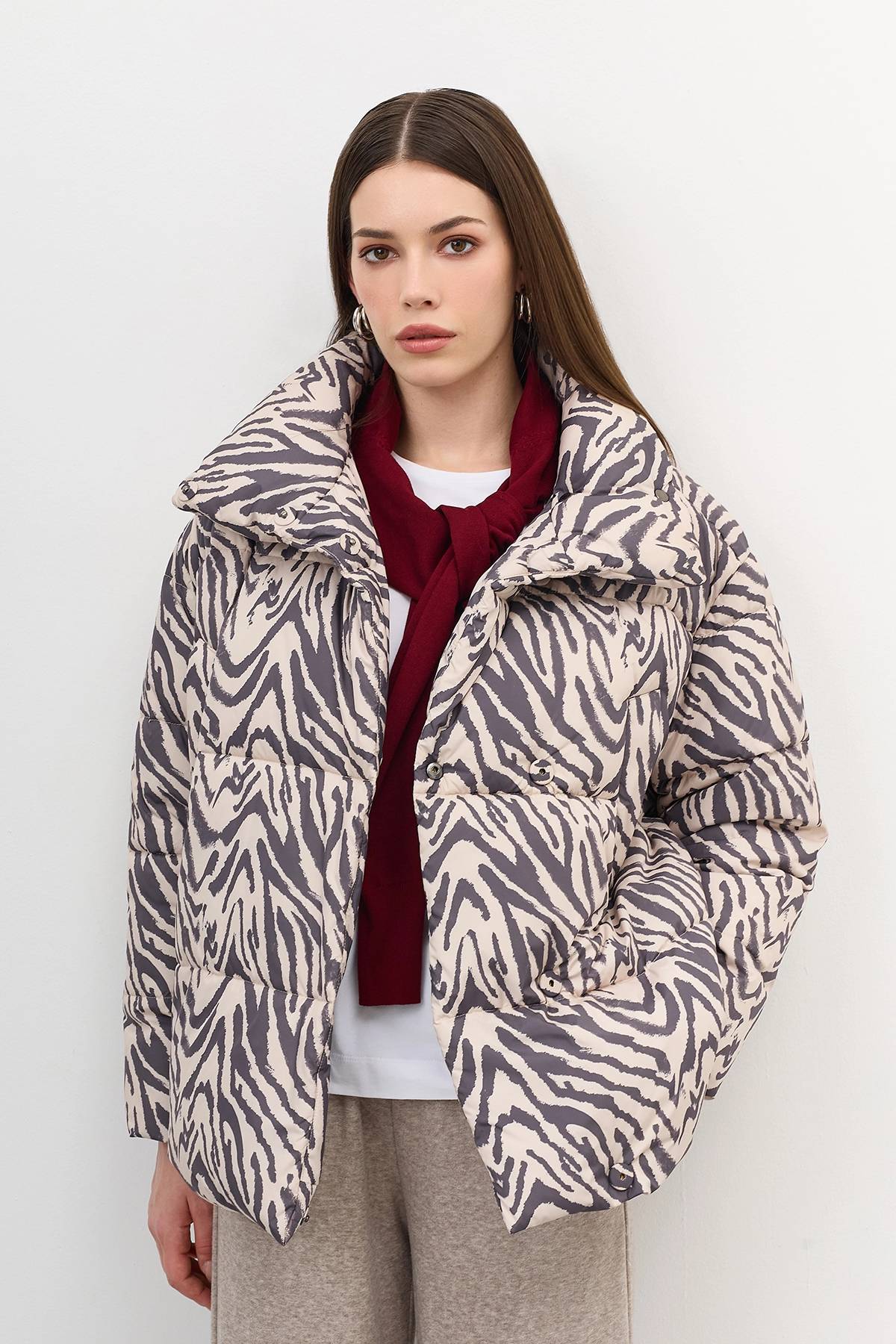 Лимиьтированная серия куртка какао с палантином, 42