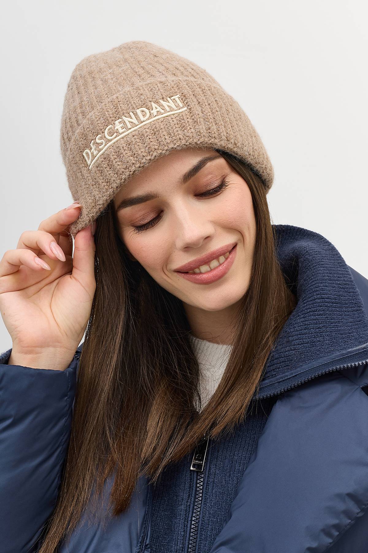 Лимитированная серия пуховик на запах с трикотажной манишкой и палантин, 42