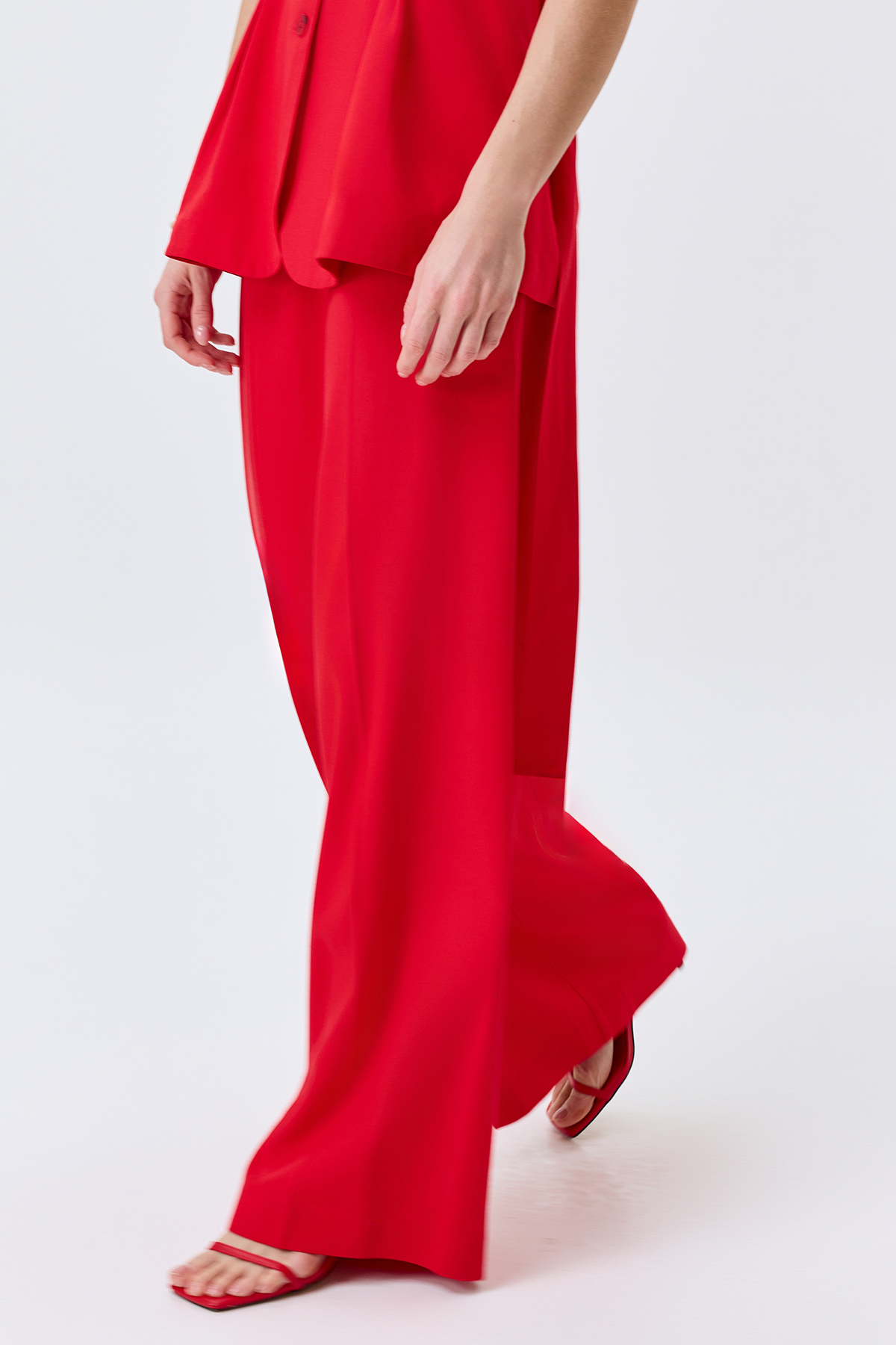 Яркие брюки из района, 52