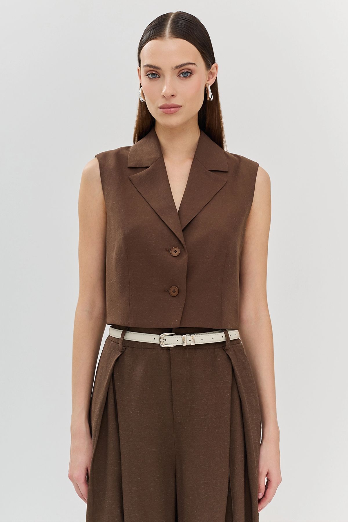 Узкий ремень из искусственной кожи с круглой пряжкой, S