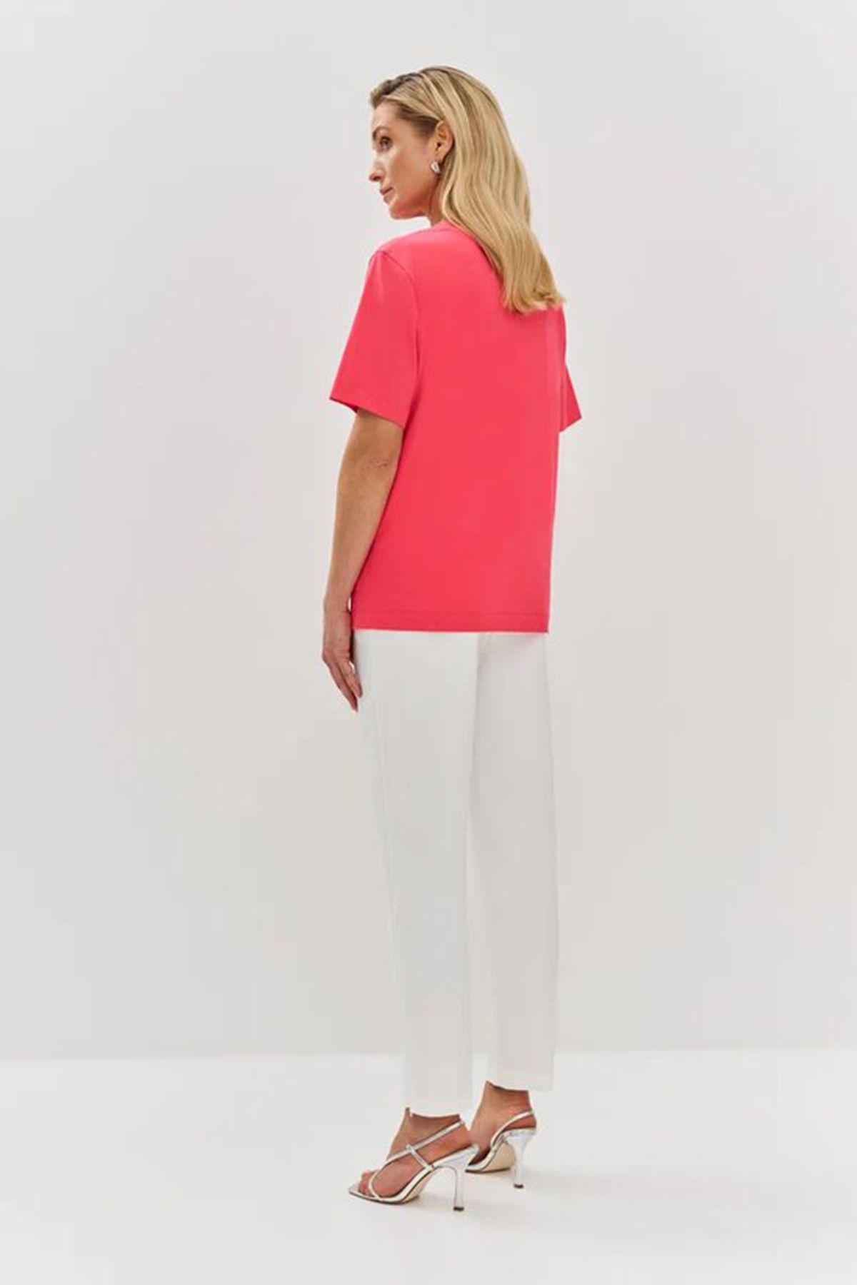 Футболка с аппликацией из страз, 52р