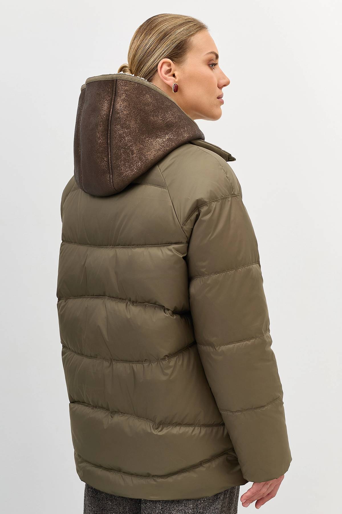 Лимитрированная серия куртка с манишкой из искусственной овчины и палантин, 50