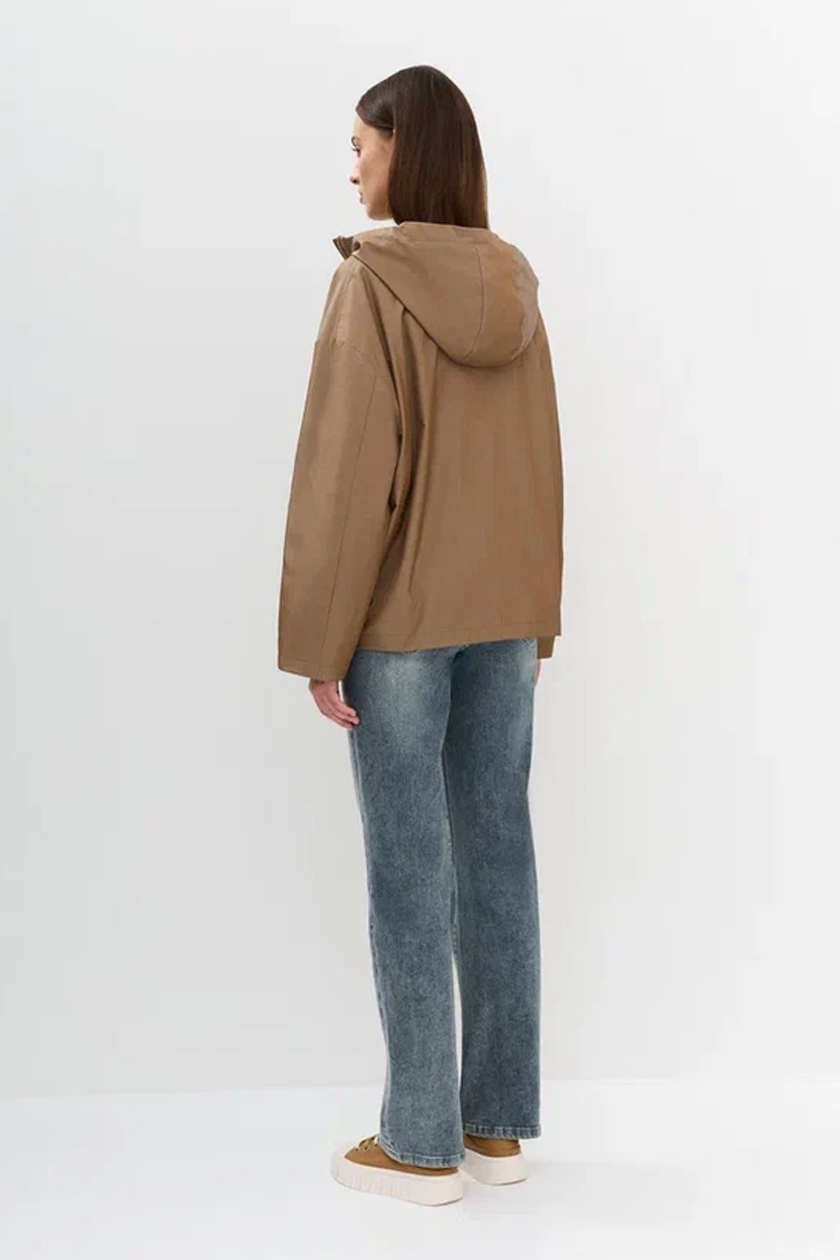 Ветровка в минималистичном стиле свободного силуэта, 40р