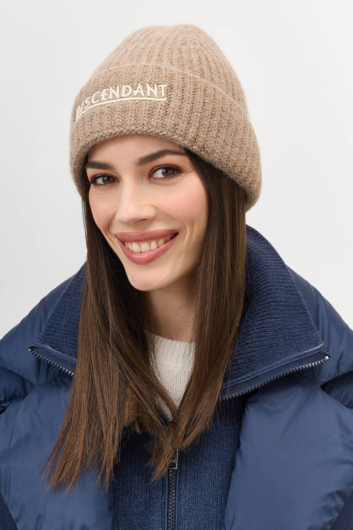 Лимитированная серия пуховик на запах с трикотажной манишкой и палантин, 44