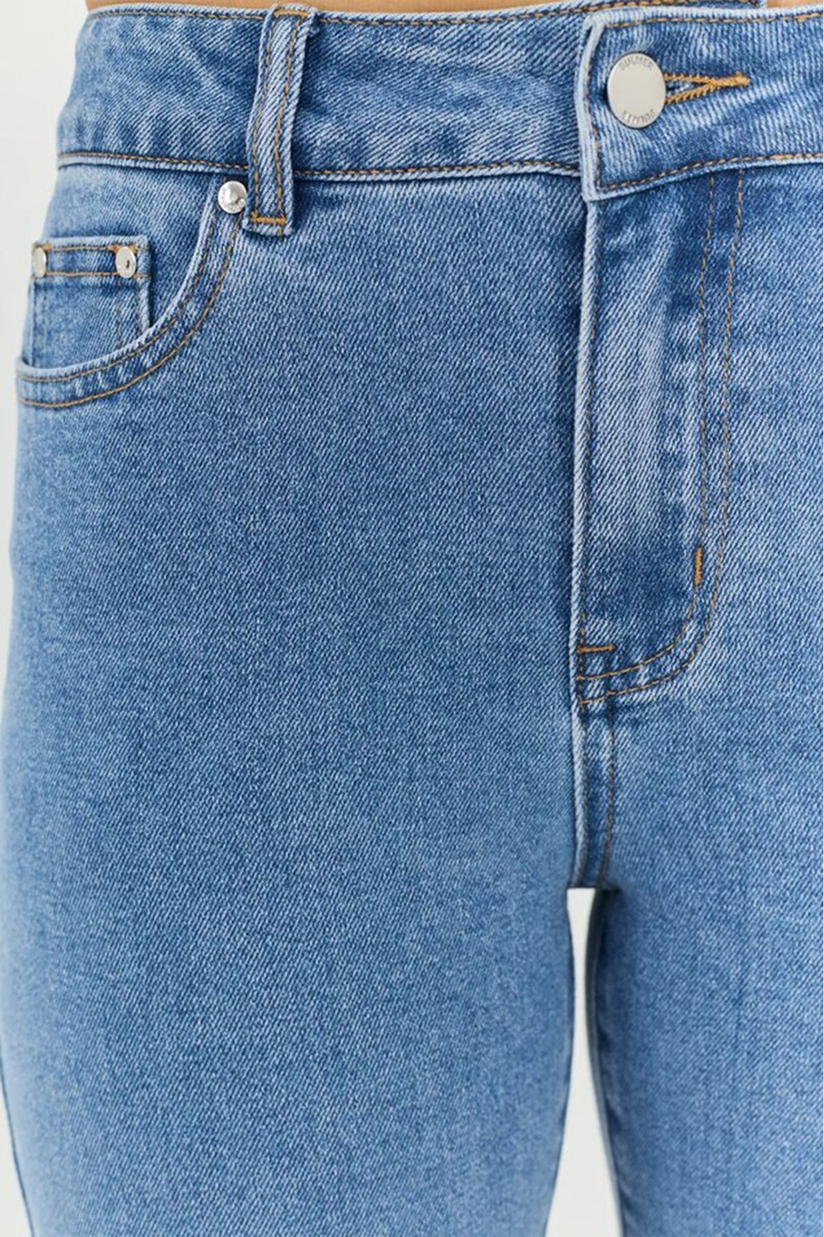 Джинсы с деликатной варкой из мягкого денима, 52р