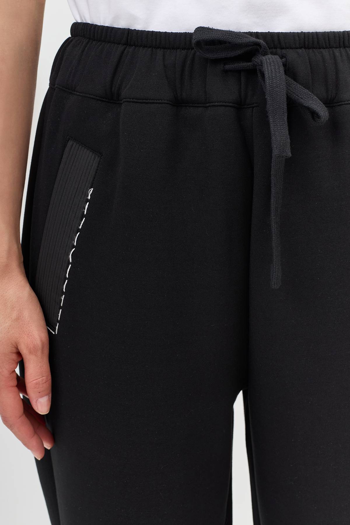 Лимитированная серия джоггеры с декором на карманах и ремень, 34