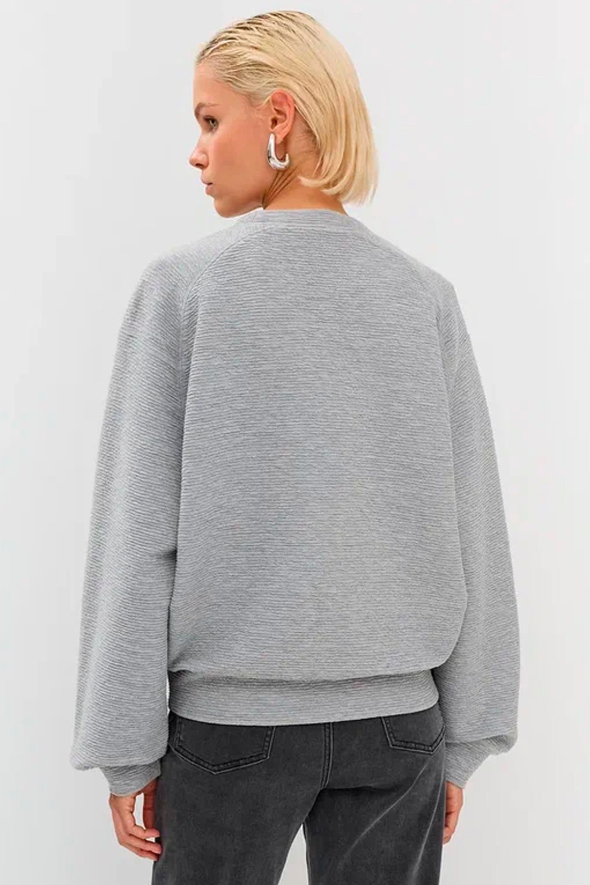 Джемпер-свитшот с фактурной тканью и рукавом реглан, 44р