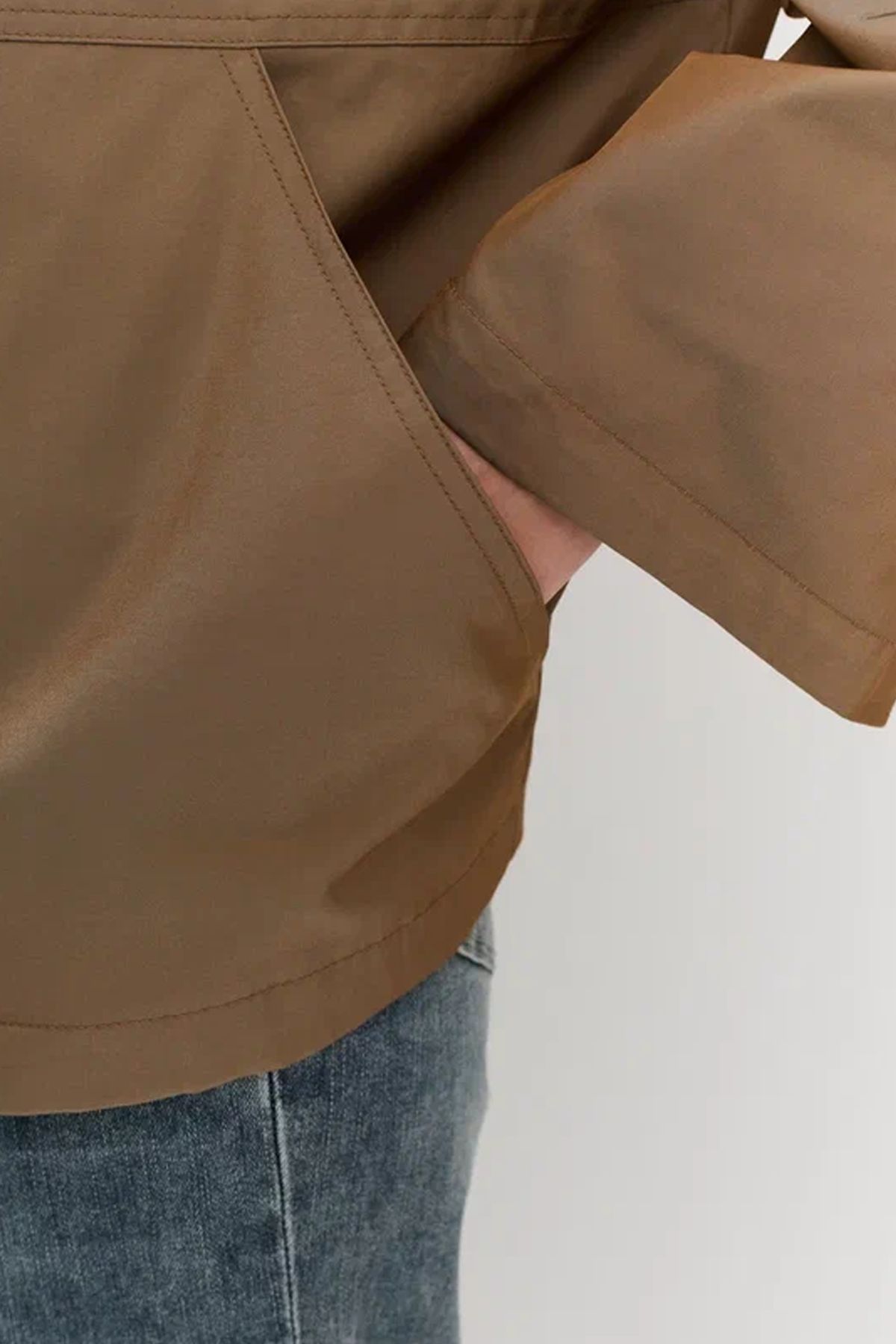 Ветровка в минималистичном стиле свободного силуэта, 40р