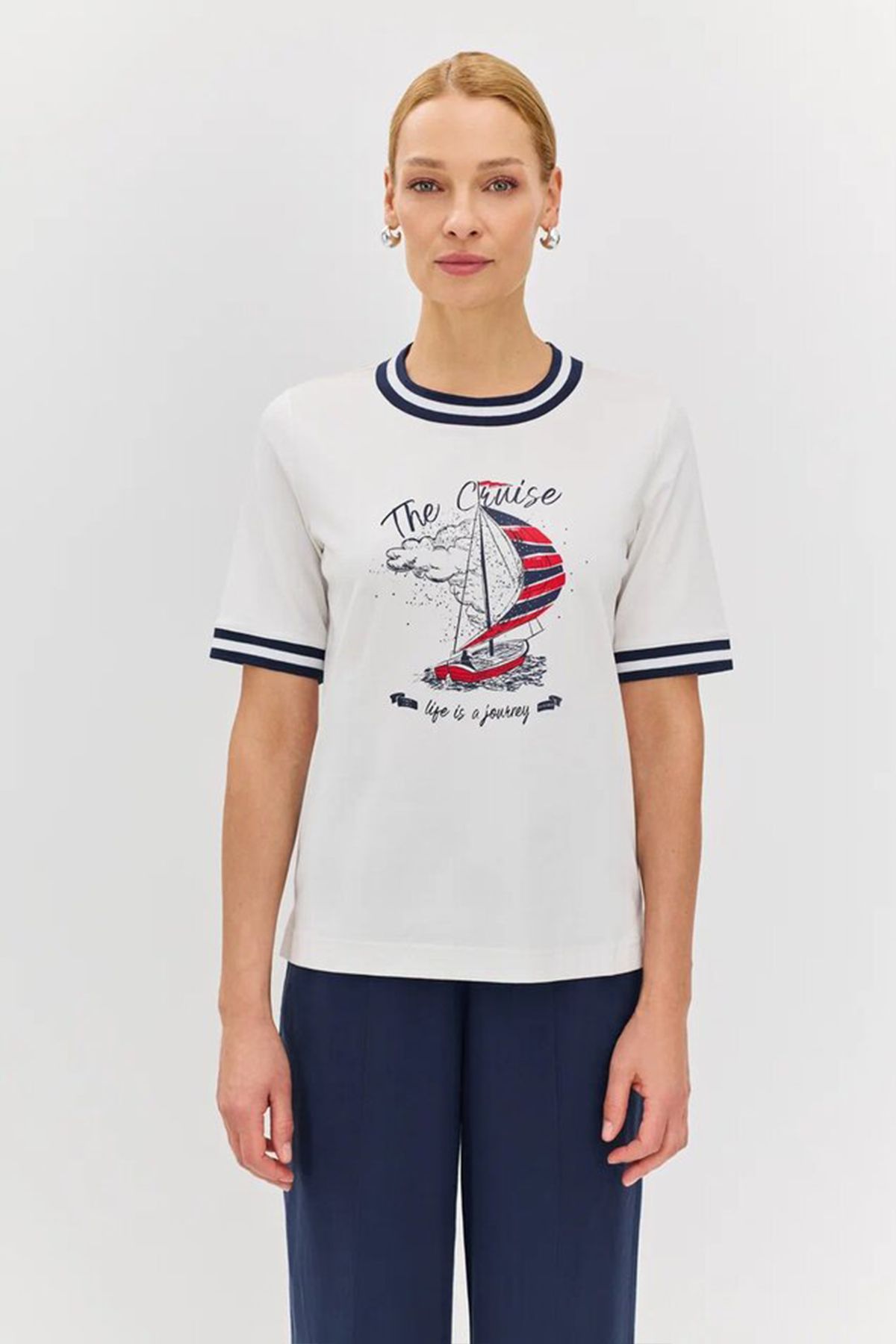 Футболка с акцентными деталями и объёмным принтом, 44р