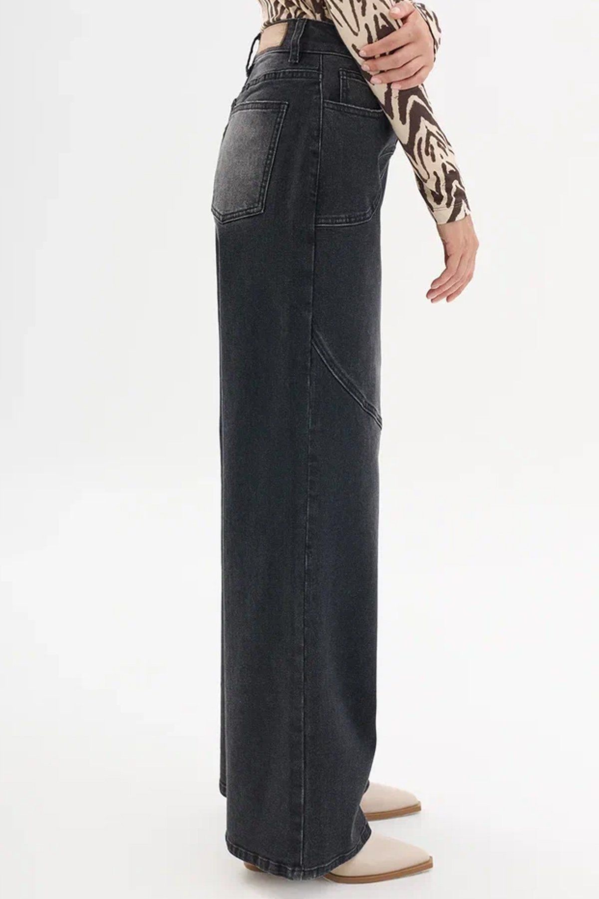 Стильные прямые джинсы клёш, 40р