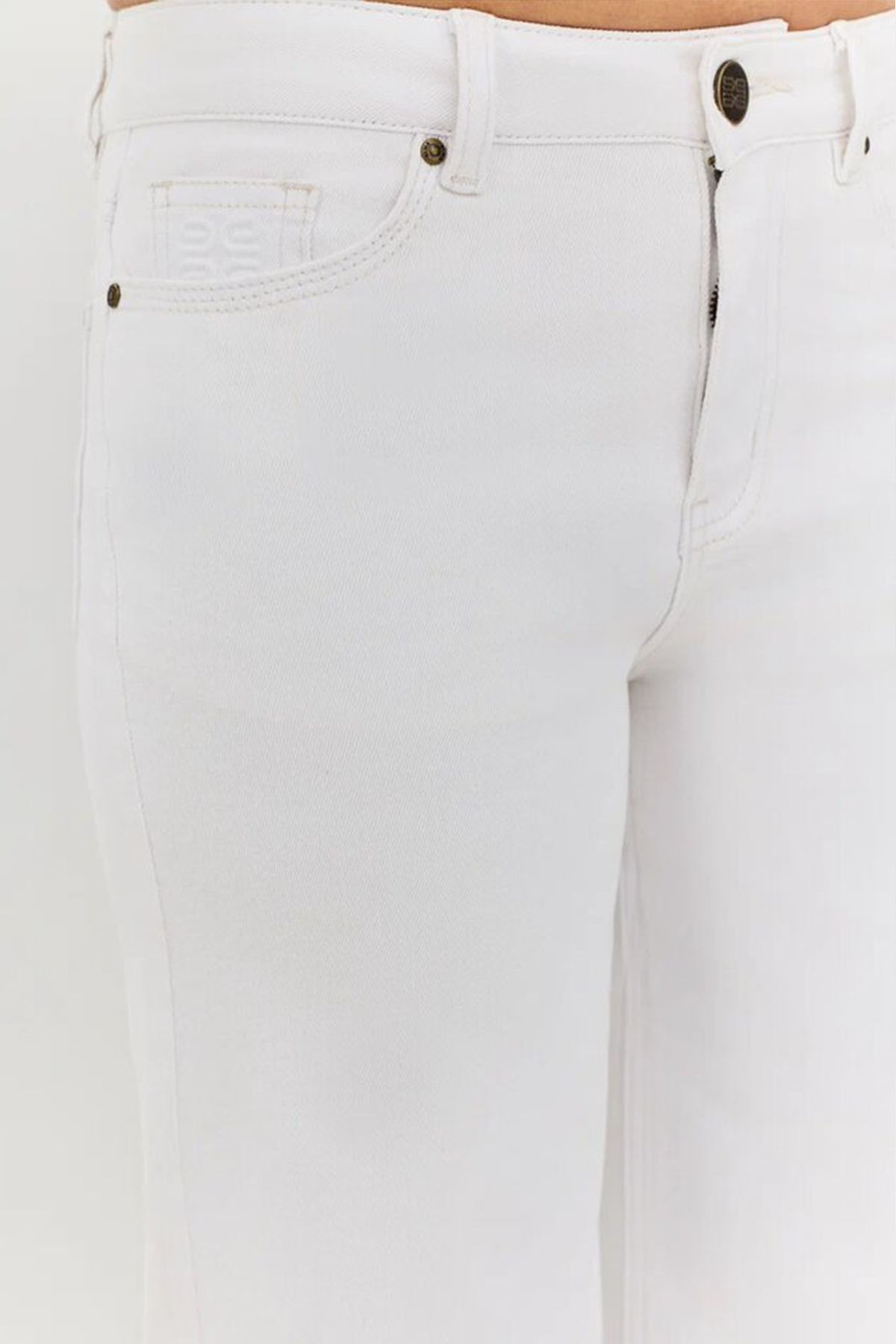 Белые джинсы с бахромой, 52р