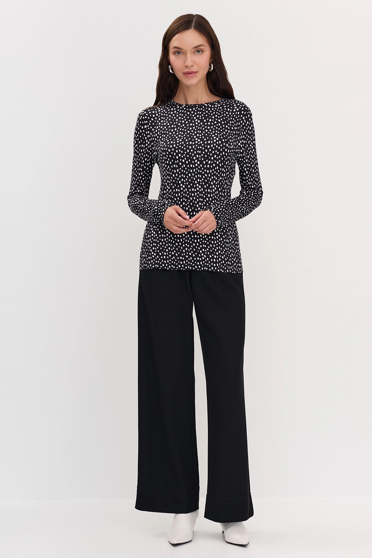 Джемпер-лонгслив с мелким абстрактным принтом, 50р