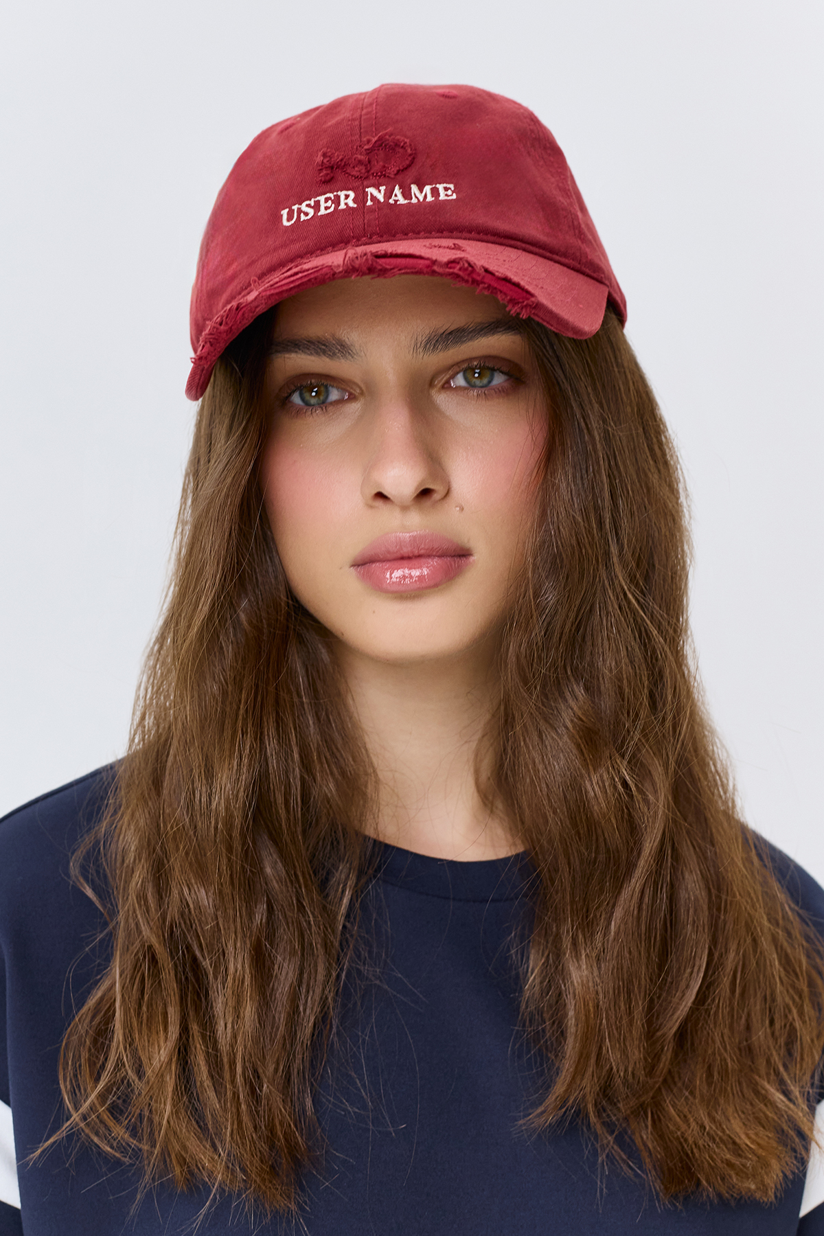 Кепка с вышивкой и дестроями, One