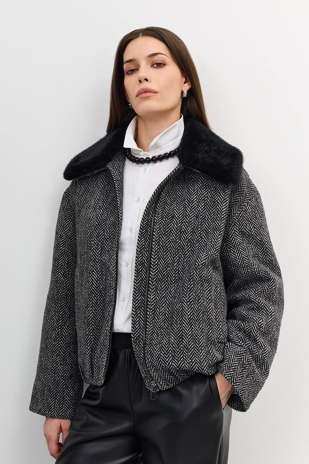 Лимитированная серия серая куртка с палантином, 40