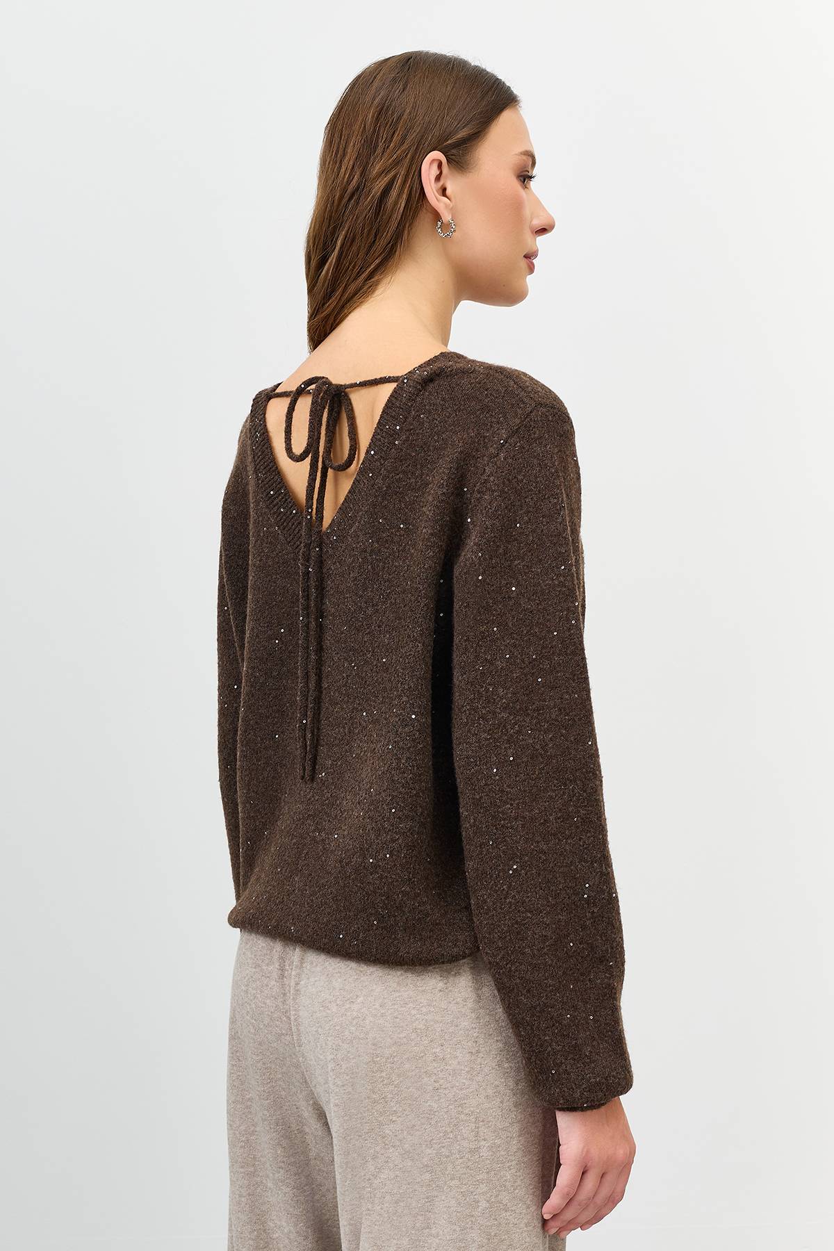 Коричневый джемпер с мерцающим люрексом, 50