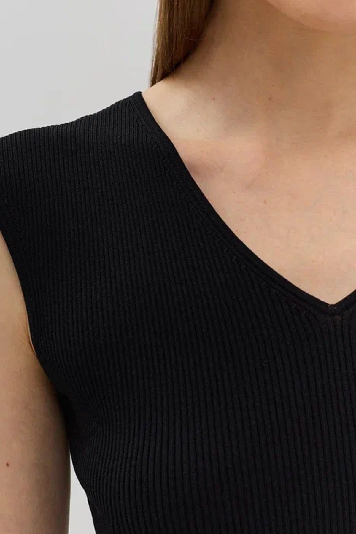 Вязаный топ с V-образным вырезом, 50р