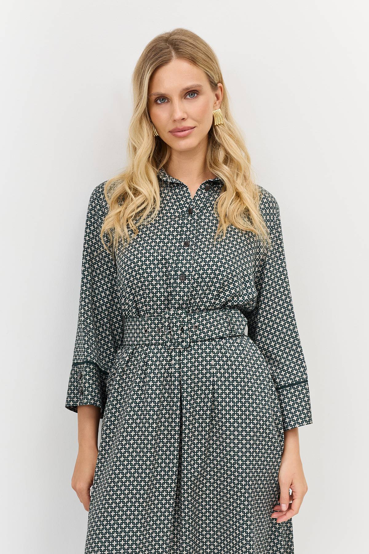 Лимитированная серия платье-рубашка с геометрическим принтом и палантином, 40