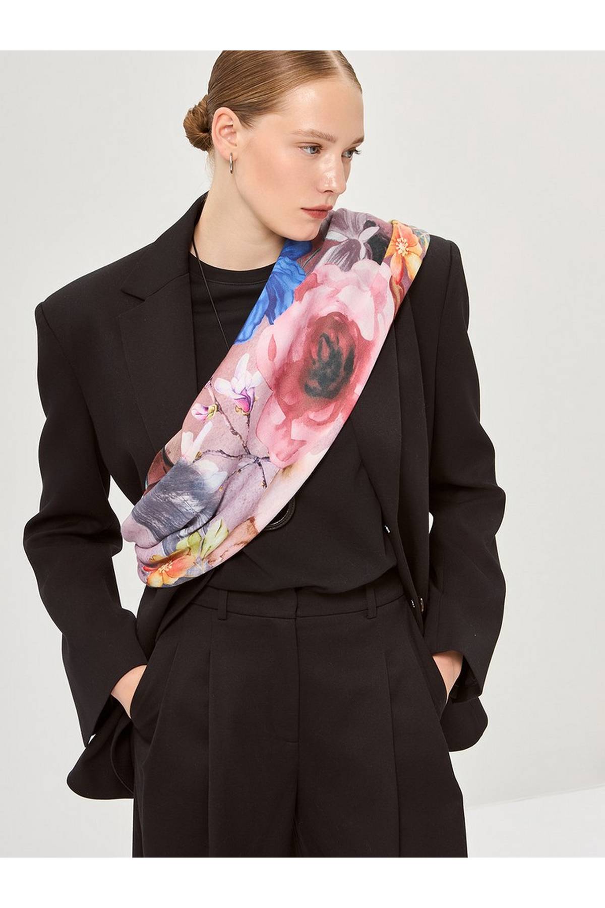 Платок розовый, One