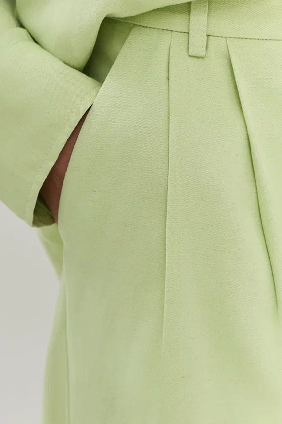 Шорты-бермуды со шлёвками, 52р