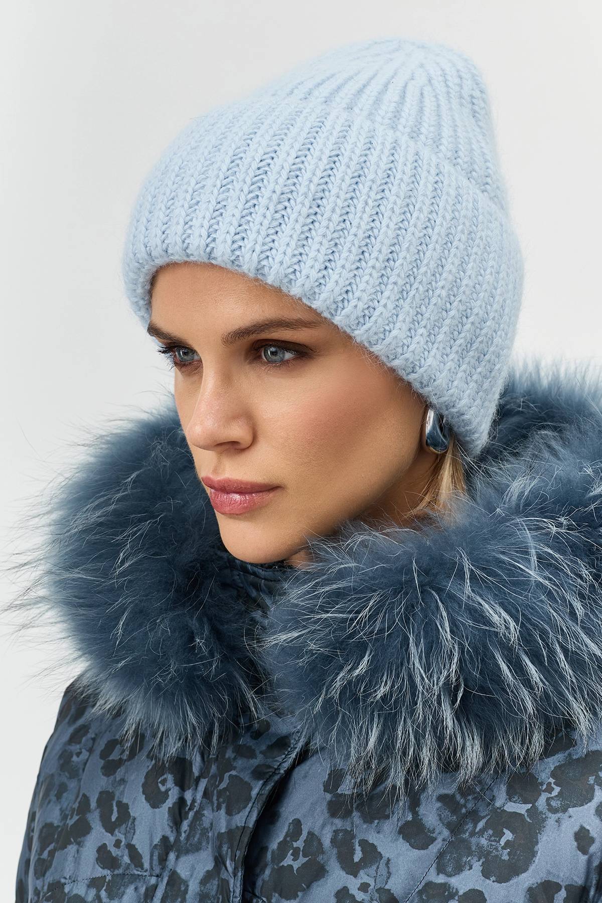 Голубая базовая шапка бини в рубчик, One