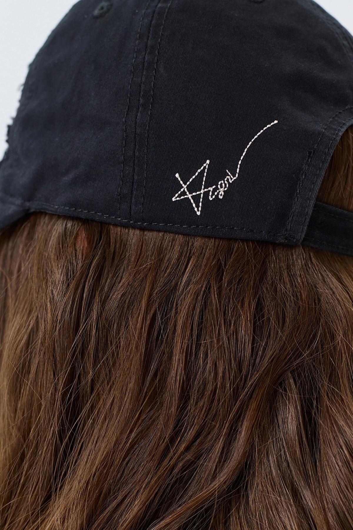 Бейсболка с акцентными дестроями, One