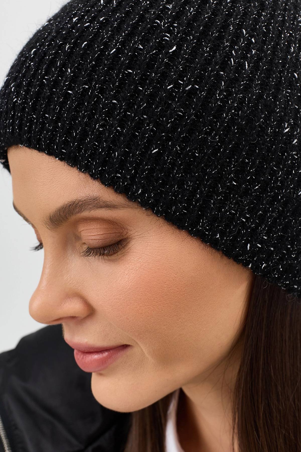 Шапка в мелкий рубчик с люрексом, One