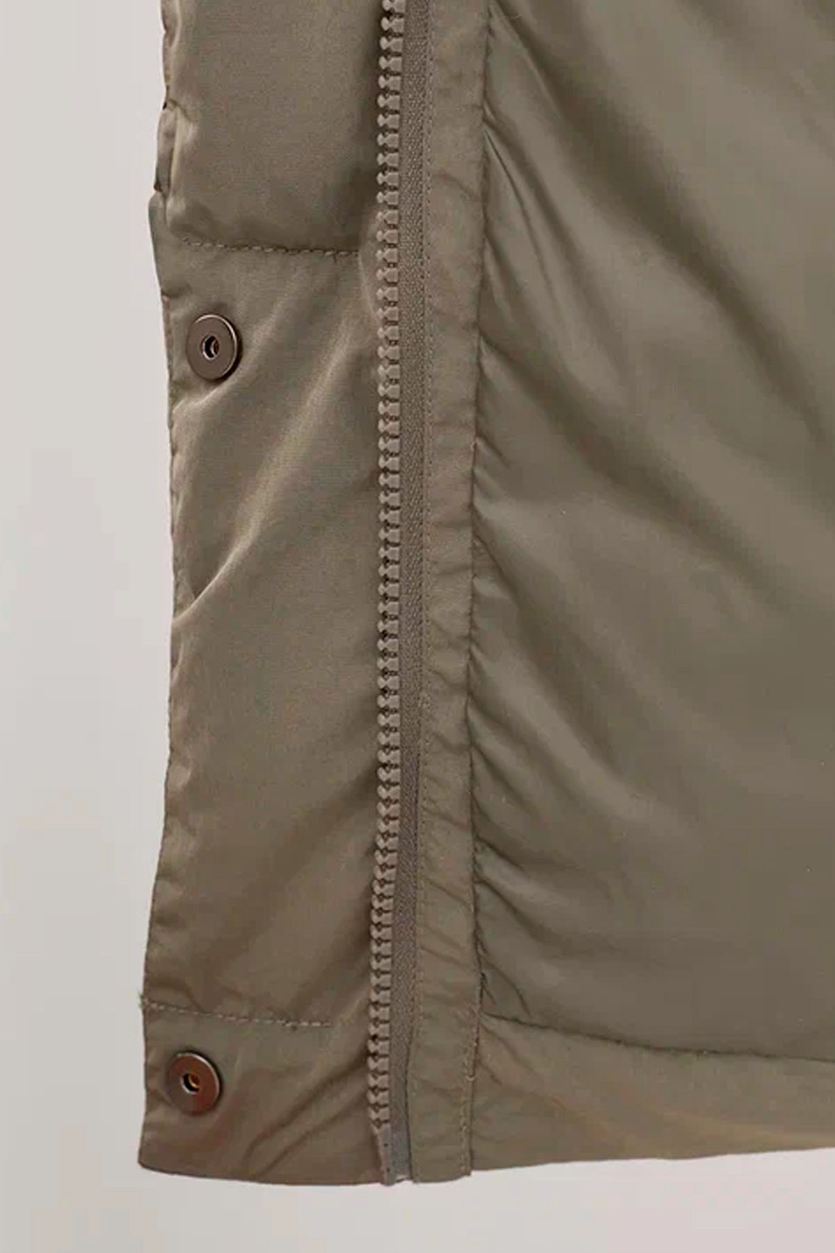 Куртка прямого силуэта с peach эффектом в оливковом цвете, 46р