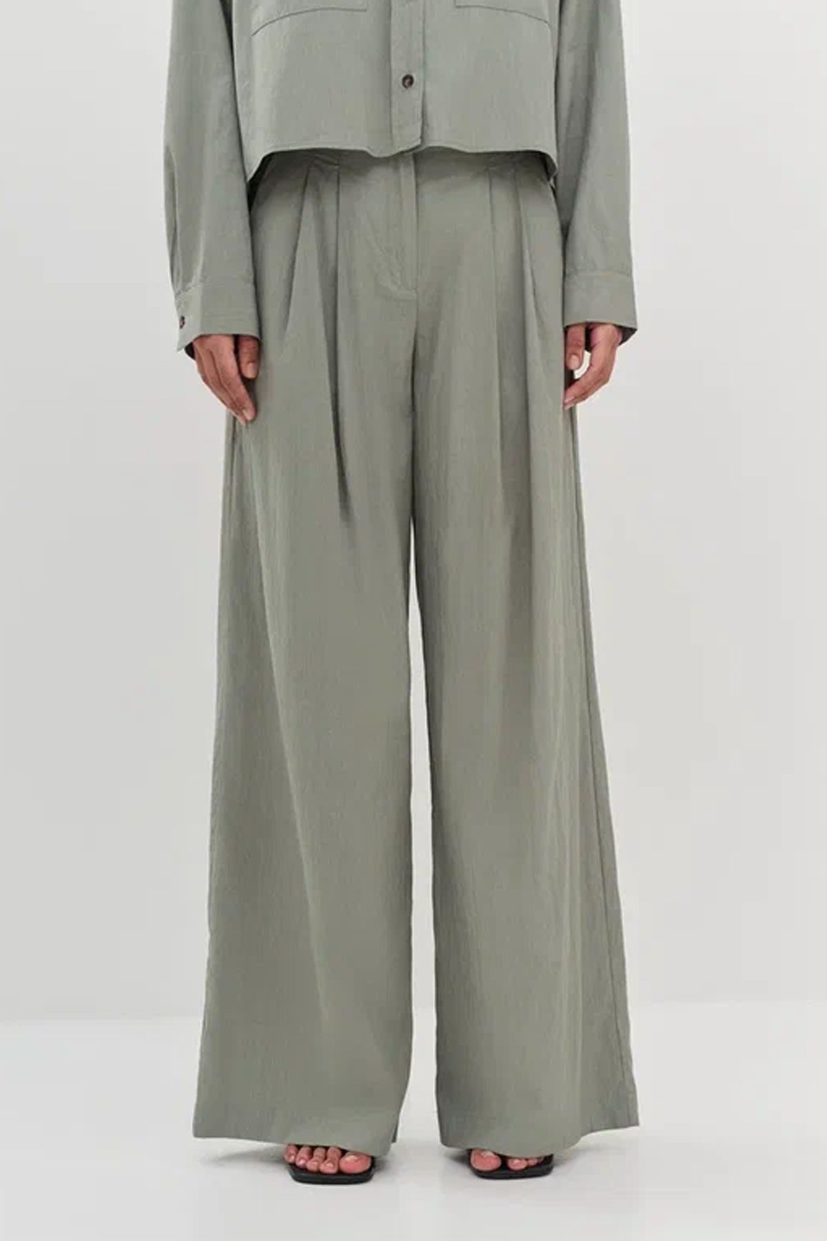 Брюки-палаццо серо-зелёного цвета, 40р