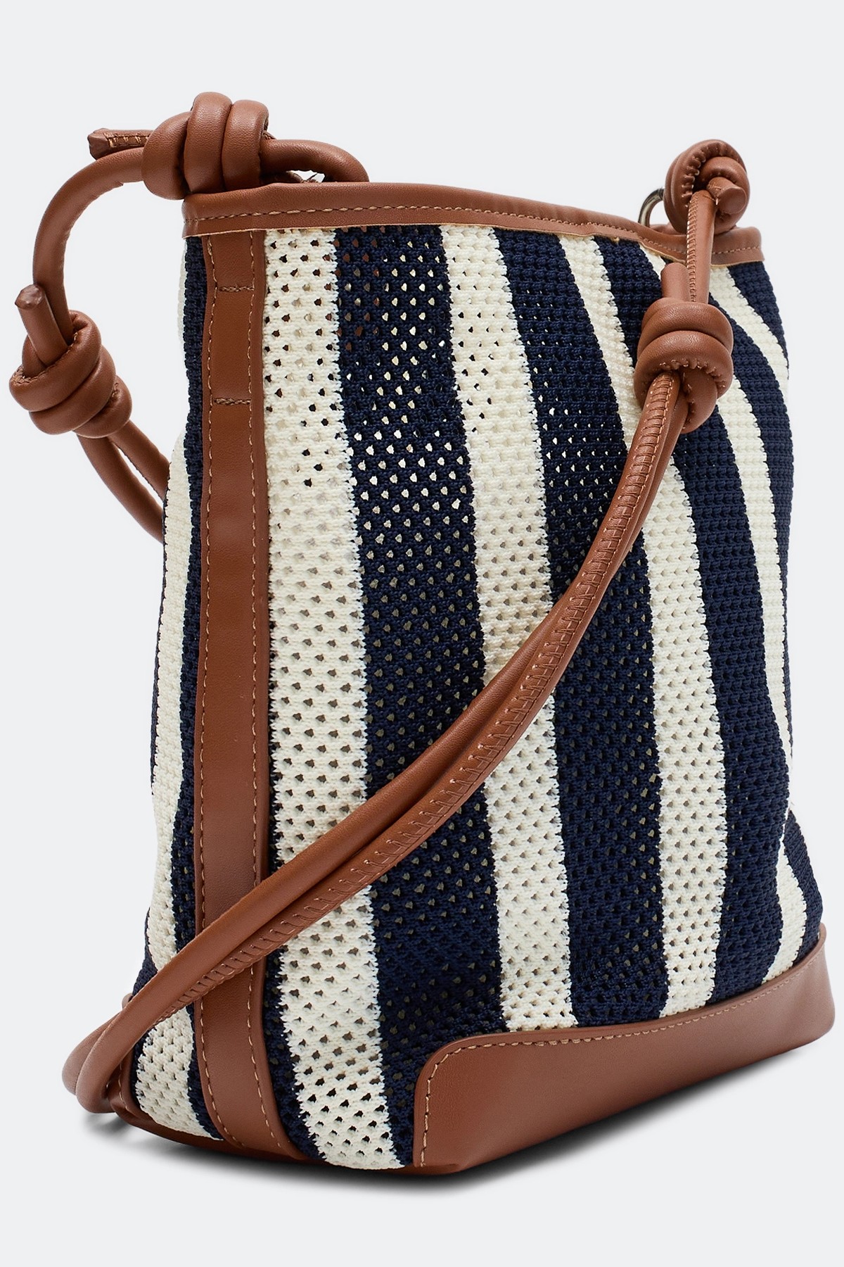 Комплект из плетеной сумки и косметички, One