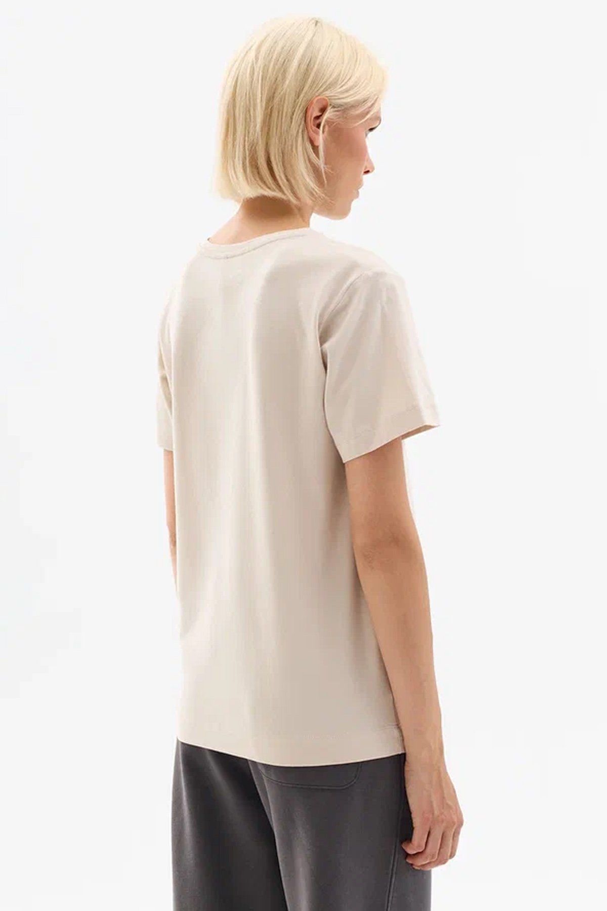 Базовая футболка из хлопкового трикотажа в бежевом цвете 50807/2, 40р